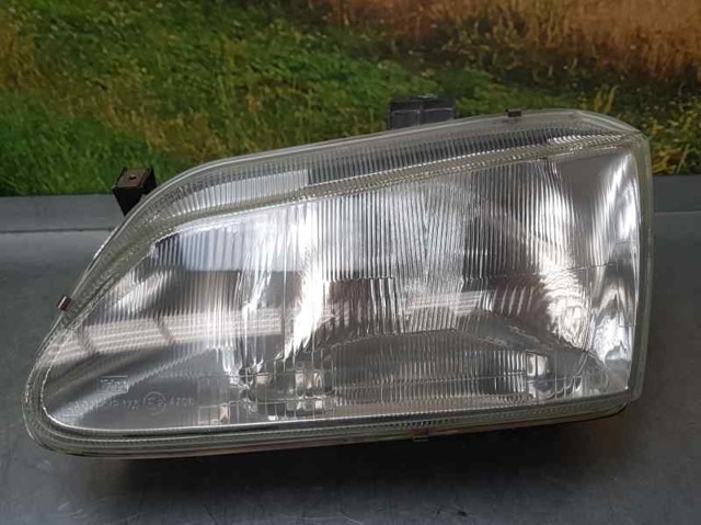 Luz esquerda 7701672734 RENAULT