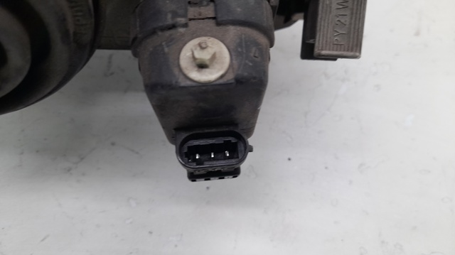 Luz direita 7701697618 RENAULT