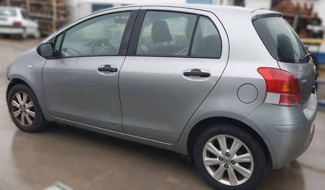  Toyota Yaris  (2005-2011)