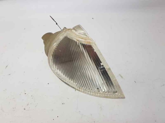 Pisca-pisca direito 7711130006 RENAULT