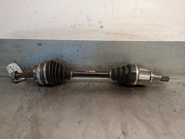 Semieixo (acionador) dianteiro esquerdo 7711368647 RENAULT