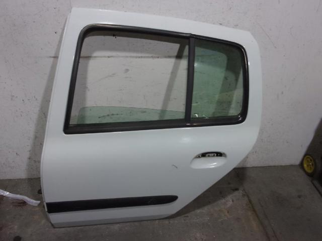 Porta traseira esquerda 7751472475 RENAULT