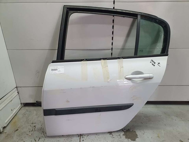 Porta traseira esquerda 7751475033 RENAULT