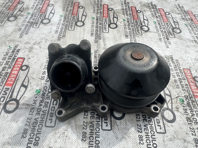 Bomba de água (bomba) de esfriamento 7797640 BMW