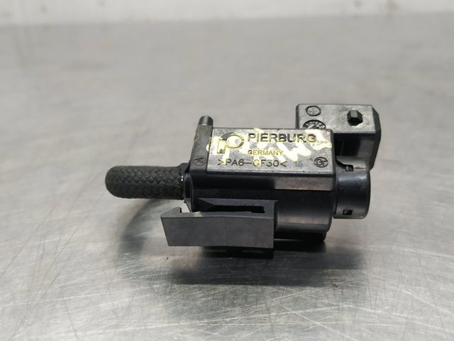 7810831 BMW