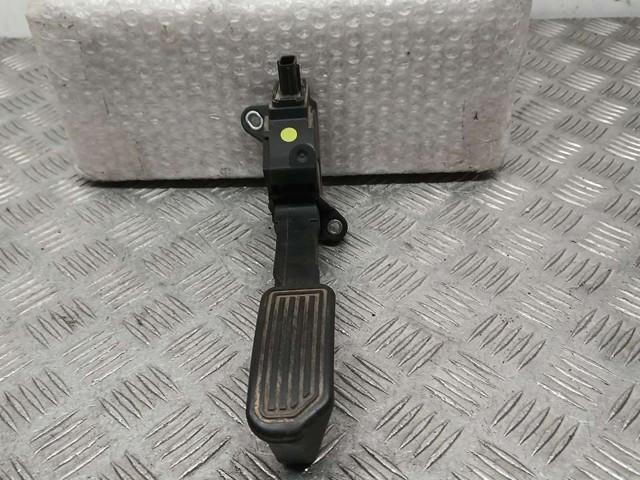 781100W040 Toyota