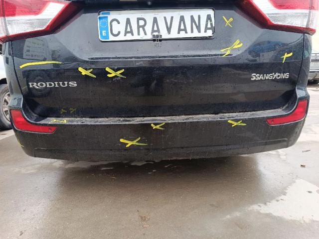 Pára-choque traseiro para SsangYong Rodius 