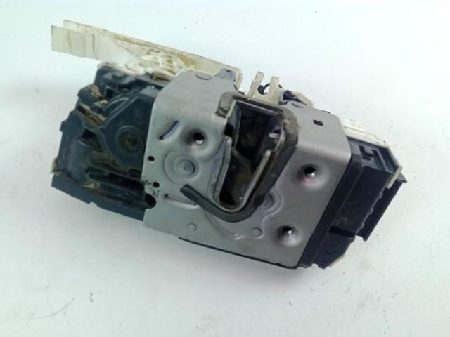 Fecho da porta lateral deslizante direita 7C0843014CJ VAG