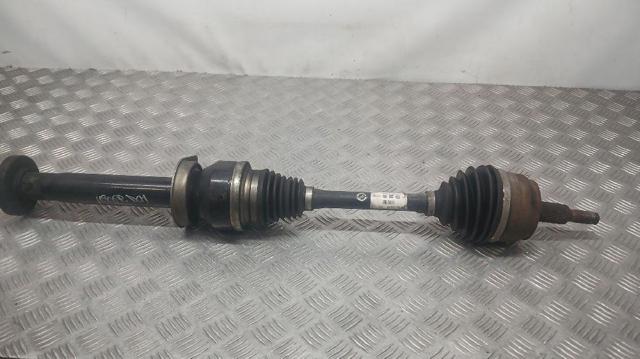 Semieixo (acionador) dianteiro direito 7E0407272BB VAG