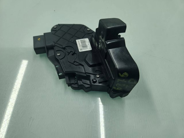 7H5A26412AC Land Rover