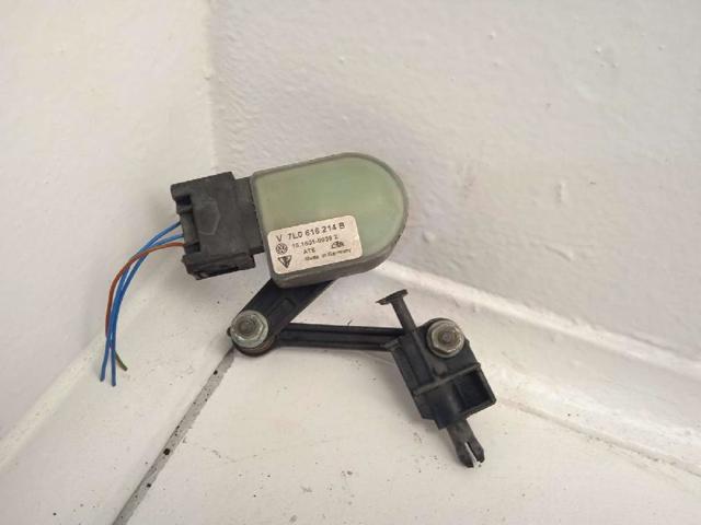 Sensor dianteiro direito do nível de posição de carroçaria 7L0616214B PORSCHE