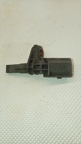 Sensor ABS traseiro direito 7L0927808B VAG