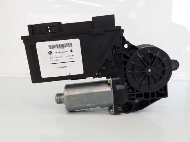 Motor de acionamento de vidro da porta traseira direita 7L0959794 PORSCHE