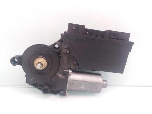Motor de acionamento de vidro da porta traseira direita 7L0959794 PORSCHE