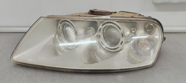 Luz esquerda 7L6941015BK VAG