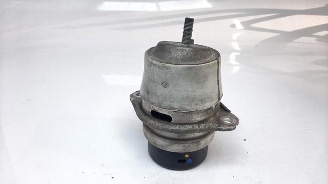 Coxim (suporte) esquerdo/direito de motor 7L8199131F PORSCHE