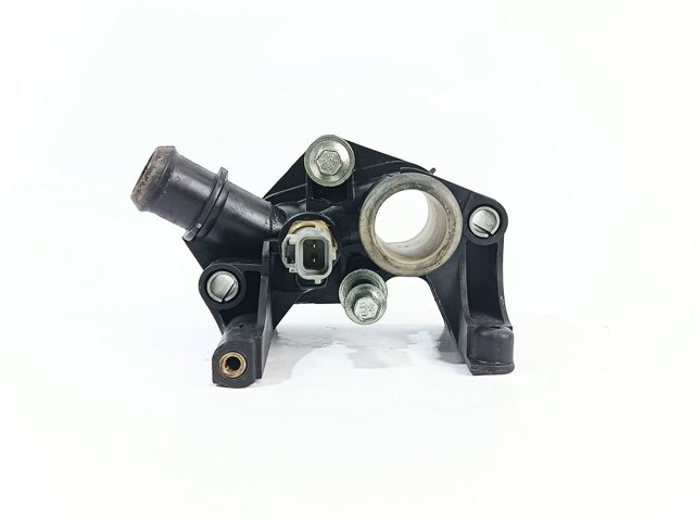 Flange do sistema de esfriamento (união em T) 7M5G8K556AC FORD