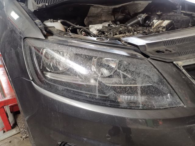 Luz direita 7N5941006F VAG