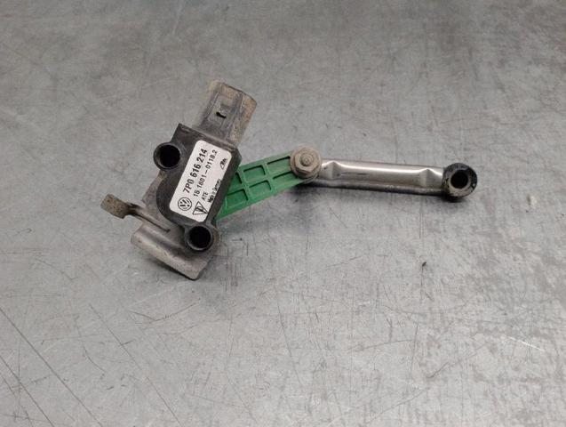 Sensor dianteiro direito do nível de posição de carroçaria 7P0616214 PORSCHE