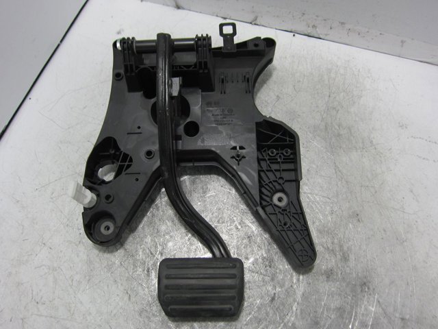 7P0723117B Porsche
