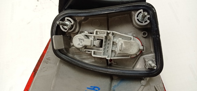 Lanterna traseira direita externa 7S7113404B FORD