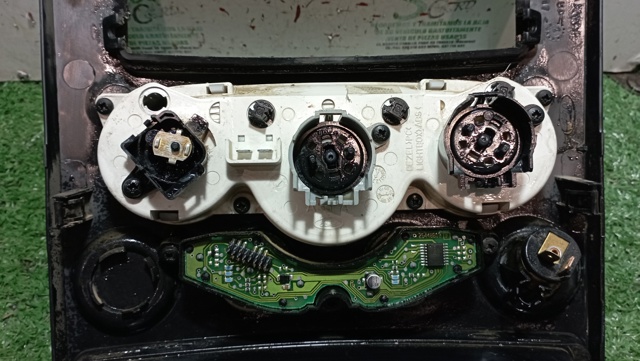 Unidade de controlo dos modos de aquecimento/condicionamento 7T1618C419AA FORD