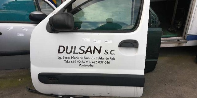 Porta dianteira direita 8010000QAF NISSAN