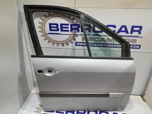 Porta dianteira direita 801002354R RENAULT