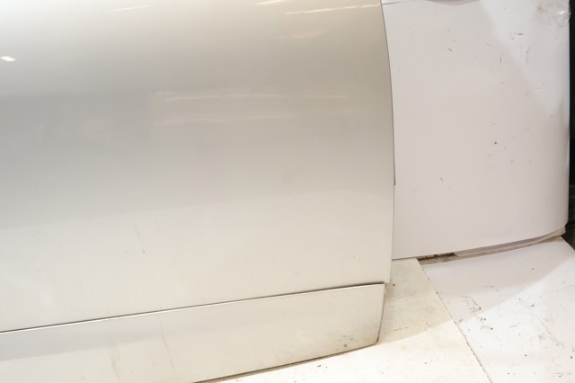 Porta dianteira direita 801008930R RENAULT