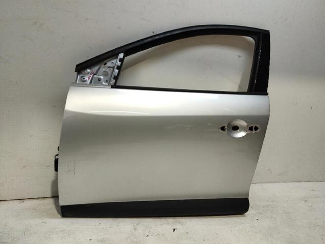 Porta dianteira esquerda 801015772R RENAULT