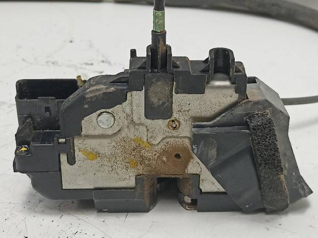Fecho da porta dianteira direita 80500BA60B NISSAN