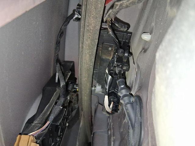 Fecho da porta dianteira esquerda para Renault Clio BH