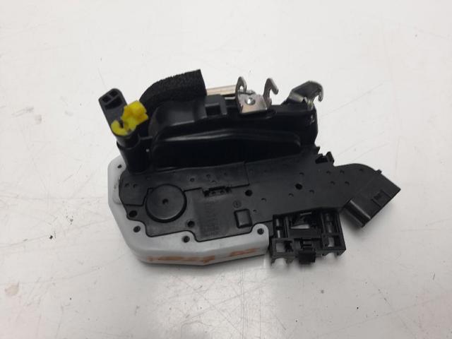 Fecho da porta dianteira esquerda 805014CC0A NISSAN