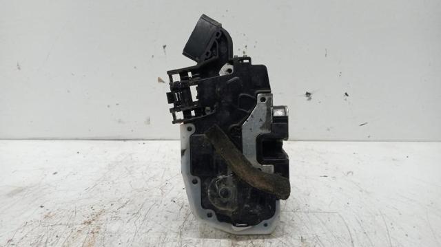 Fecho da porta dianteira esquerda 805014CC0A NISSAN