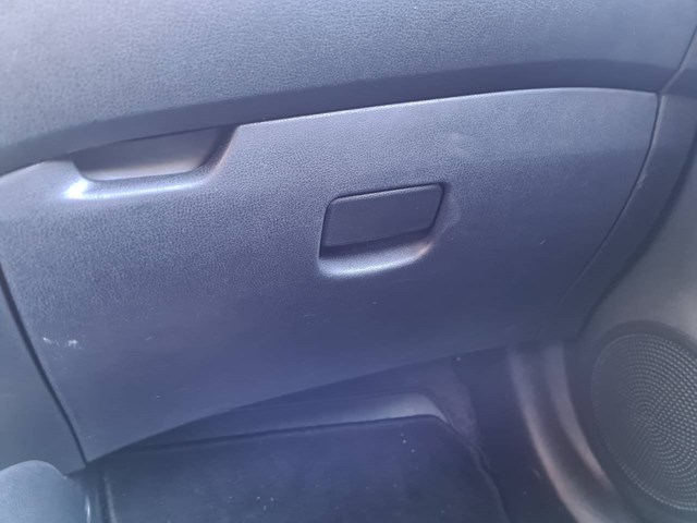 Fecho da porta dianteira esquerda 805019U10C NISSAN