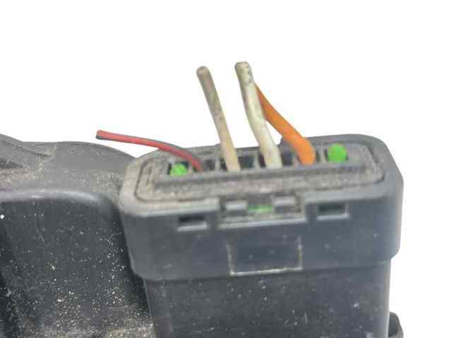 Fecho da porta dianteira direita 805020009R RENAULT