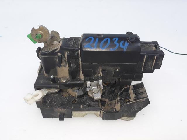 Fecho da porta dianteira direita 8050200QAJ NISSAN