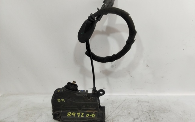 Fecho da porta dianteira direita 805020401R RENAULT