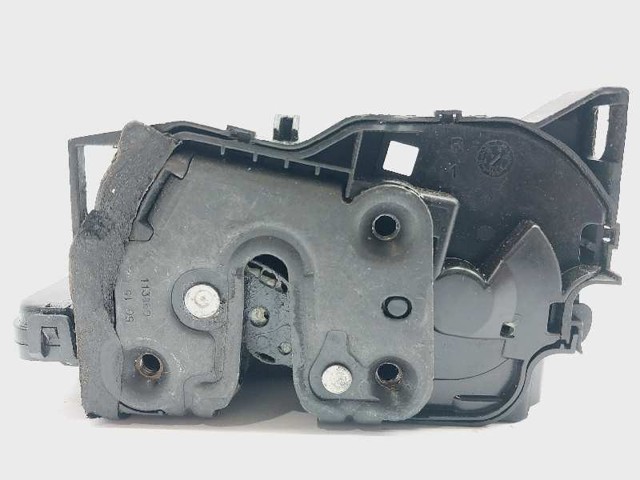 Fecho da porta dianteira direita 805021559R RENAULT