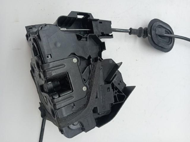 Fecho da porta dianteira direita 805021559R RENAULT