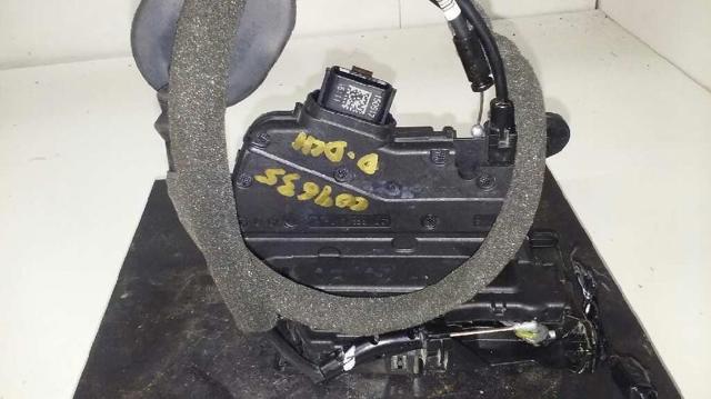 Fecho da porta dianteira direita 805022764R RENAULT