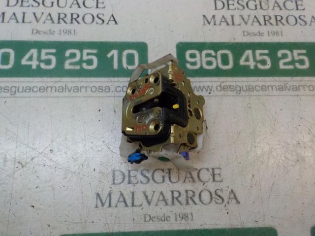 Fecho da porta dianteira direita 805022Y910 NISSAN