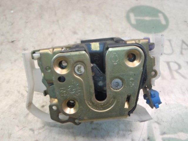 Fecho da porta dianteira direita 805022Y910 NISSAN