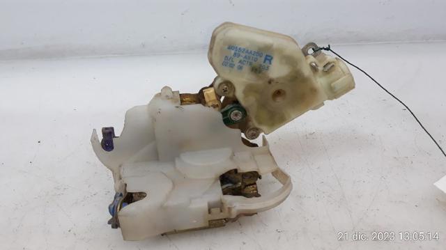 Fecho da porta dianteira direita 805022Y910 NISSAN
