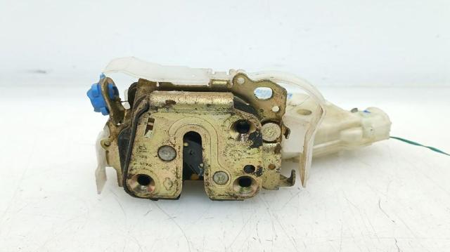 Fecho da porta dianteira direita 805022Y910 NISSAN