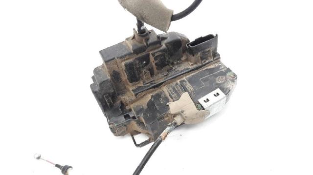 Fecho da porta dianteira direita 805025P01A NISSAN