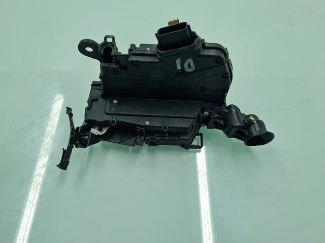 Fecho da porta dianteira esquerda 805030788R RENAULT