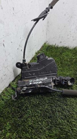 Fecho da porta dianteira esquerda 805030788R RENAULT