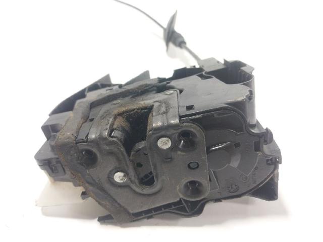 Fecho da porta dianteira esquerda 805032236R RENAULT