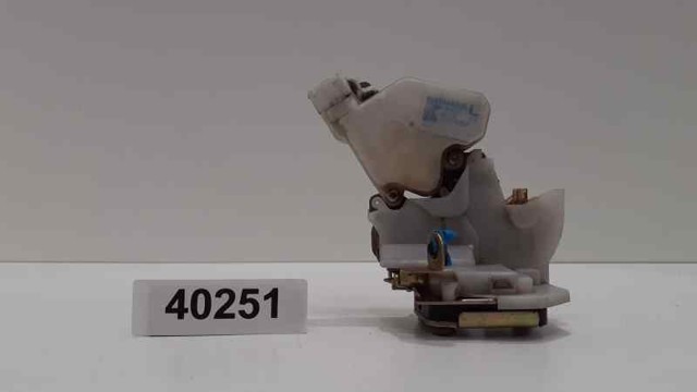 Motor acionador de abertura/fechamento da porta traseira esquerda 80553AA300 NISSAN
